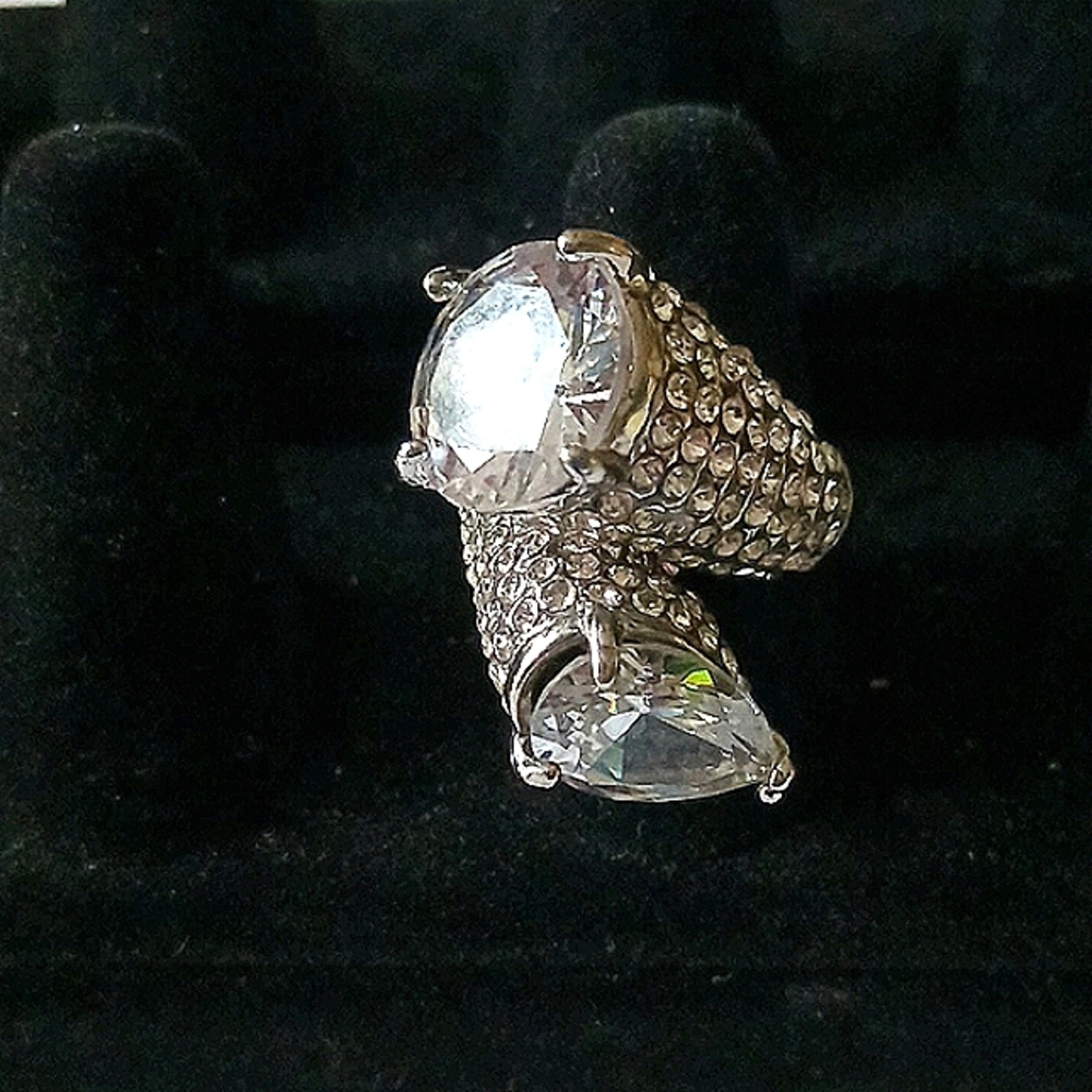 UNIQUE ROUND/OVAL RING SIZE 8 - Picture 7 of 7
